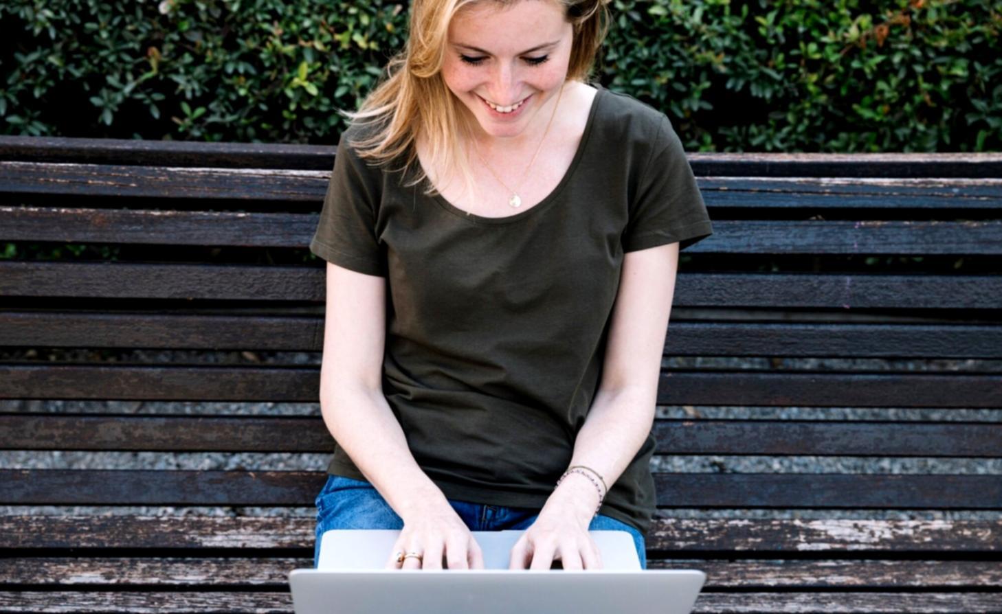 Environnement de travail avec terminal et éditeur de code pour administration serveur